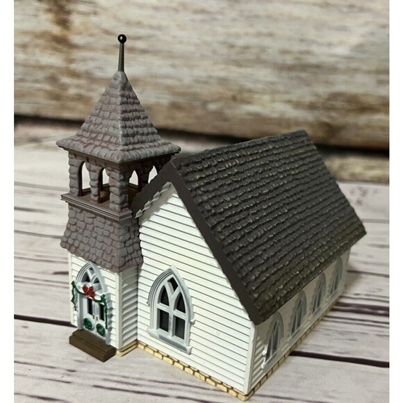 Hallmark Sarah Plain and Tall Holiday Christmas Village Country Church 1994 - Picture 1 of 6